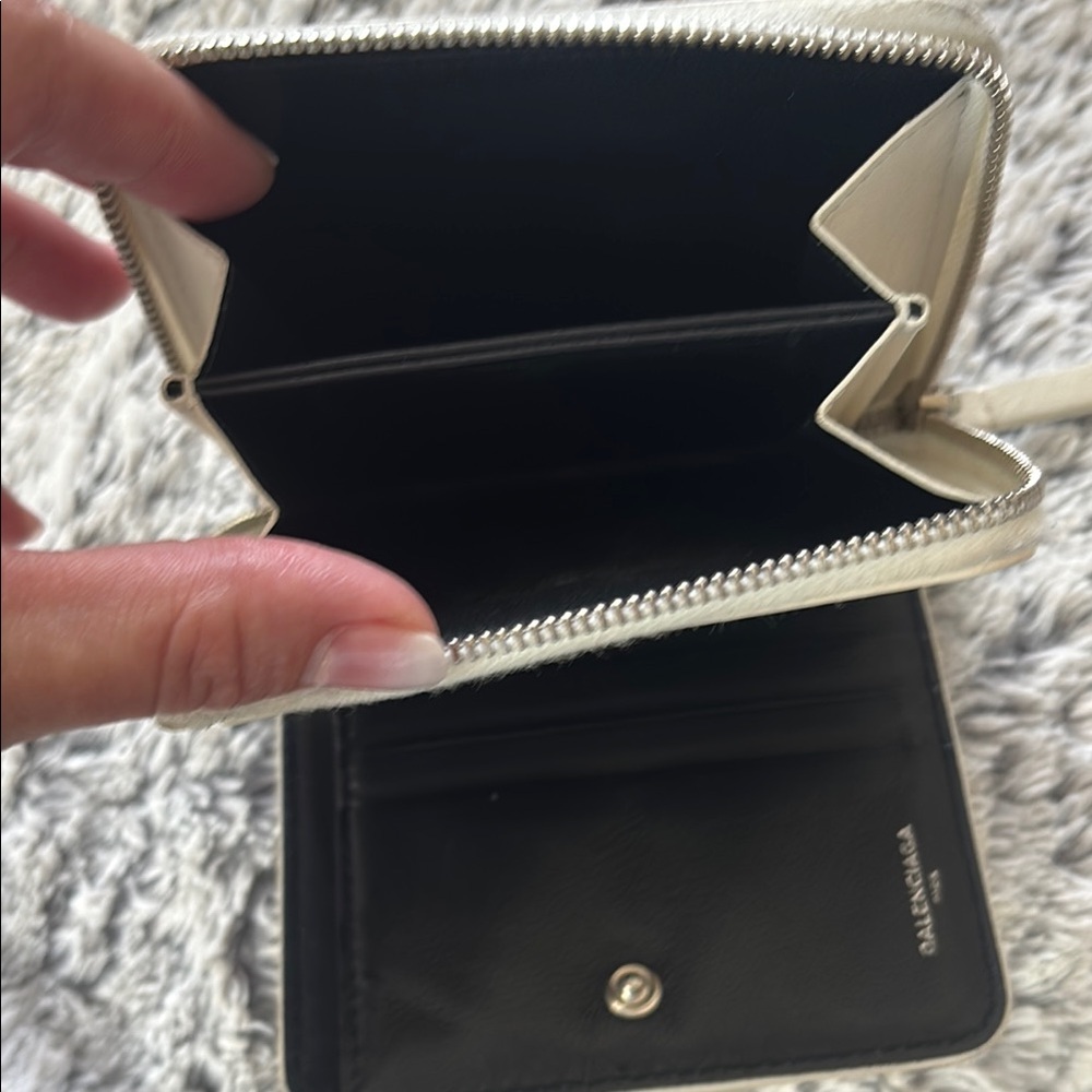 Balenciaga White Leather Wallet - Picture 5 of 8